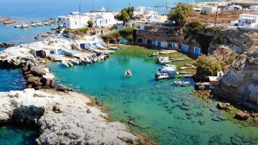 Μανδράκια: Η αυθεντικότητα «παντρεύεται» την παράδοση στο απέραντο γαλάζιο της Μήλου