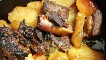 Αγριογούρουνο στη γάστρα: Ονειρική γεύση με άρωμα… Αράχωβας