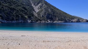 Θαψά Εύβοιας: Μια παραλία… ό,τι πιο κοντά στον παράδεισο!