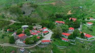 Καμάρια Ευρυτανίας: Ένα πανέμορφο χωριό με 8 Σαρακατσάνους κατοίκους