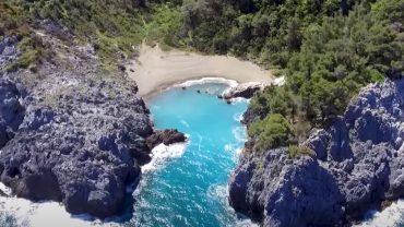 Εύβοια: 20+1 γνωστές και… άγνωστες παραλίες που θα σας μαγέψουν