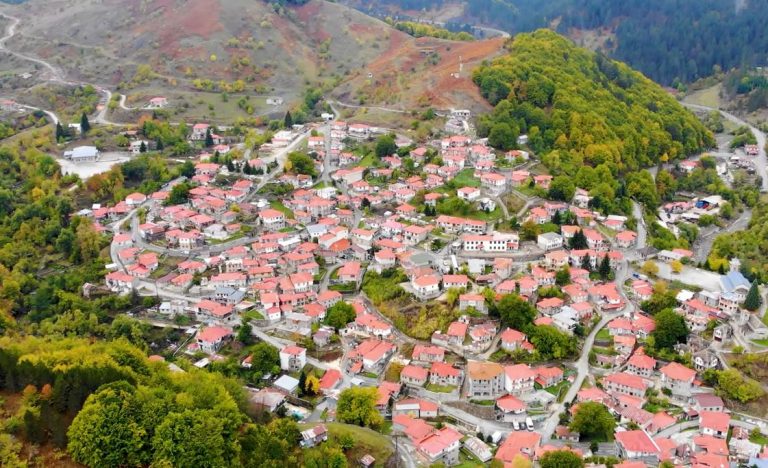 Μηλιά: Το χωριό με τη βαλσαμωμένη αρκούδα και τους υπέροχους καταρράκτες