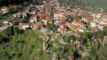 Τιθορέα (Βελίτσα): Ο καταρράκτης, η καλντέρα και το όνειρο κάθε επισκέπτη…