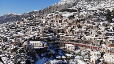 Χιονισμένη Αράχωβα