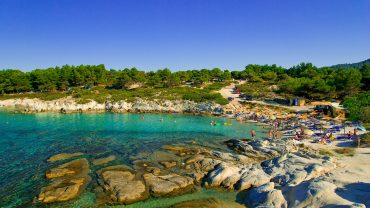 Καβουρότρυπες: Η παραλία στη Χαλκιδική, που σαν αυτή… δεν έχει