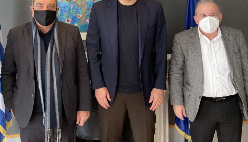 Σαντορίνη: Επίσκεψη του υπουργού Τουρισμού και συνεργασία με τον Δήμο Θήρας