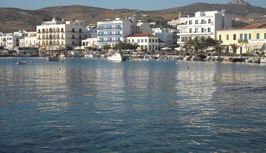 Τήνος: Τόπος προσκυνήματος αλλά και διακοπών