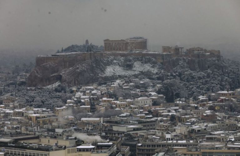 Η Αθήνα και η Ακρόπολη στα λευκά και τα καλύτερα post στο Instagram
