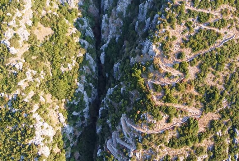 Βραδέτο: Το ψηλότερο χωριό του Ζαγορίου με την περίφημη σκάλα