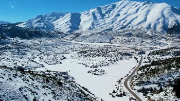 Ζήρεια: Πανέμορφες εικόνες από ψηλά. Η παγωμένη Λίμνη Δασίου
