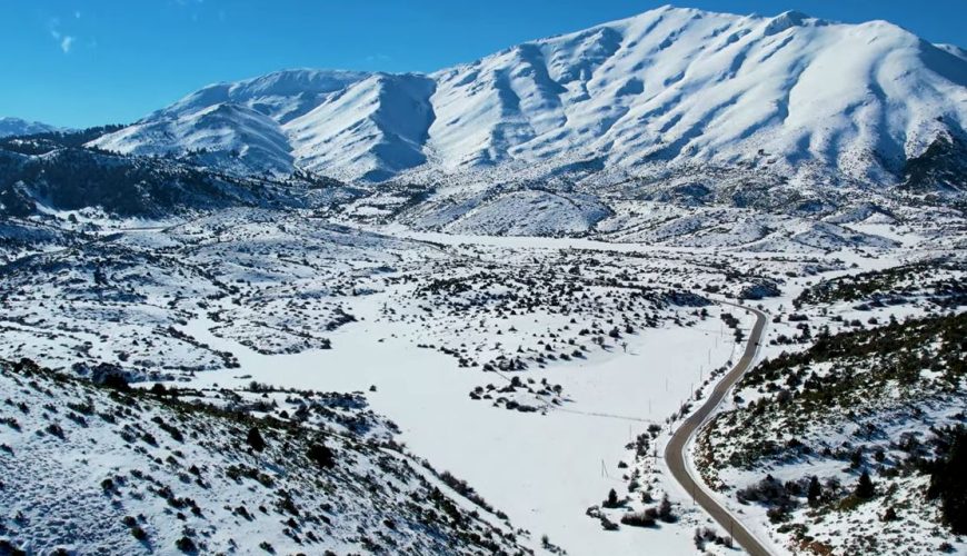 Ζήρεια: Πανέμορφες εικόνες από ψηλά. Η παγωμένη Λίμνη Δασίου