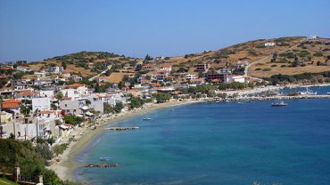 Άγιοι Απόστολοι: Το λιμανάκι για όλα τα γούστα