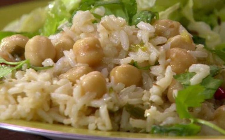 Στην Εύβοια τρώνε ρεβίθια με το ρύζι πριν γίνει «μόδα» το φακόρυζο