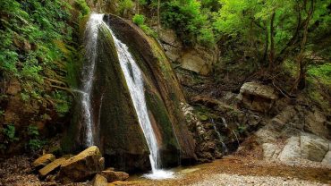 Ο Καταρράκτης της Βαρβάρας στη Χαλκιδική