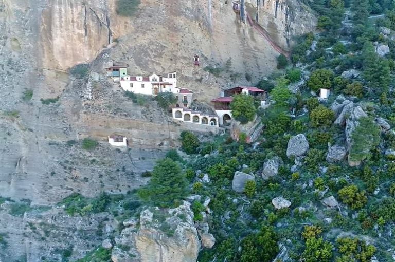 Η Παναγία των Καταφυγίων…