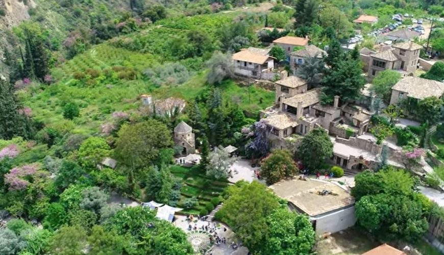 Συνεβρό Αχαΐας: Ένα παραμυθένιο θεματικό πάρκο κρυμμένο στο βουνό