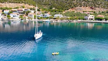 Άγιος Νικόλαος Φωκίδας: Γραφικό παραθαλάσσιο θέρετρο με υπέροχα νερά και άπλετη θέα…