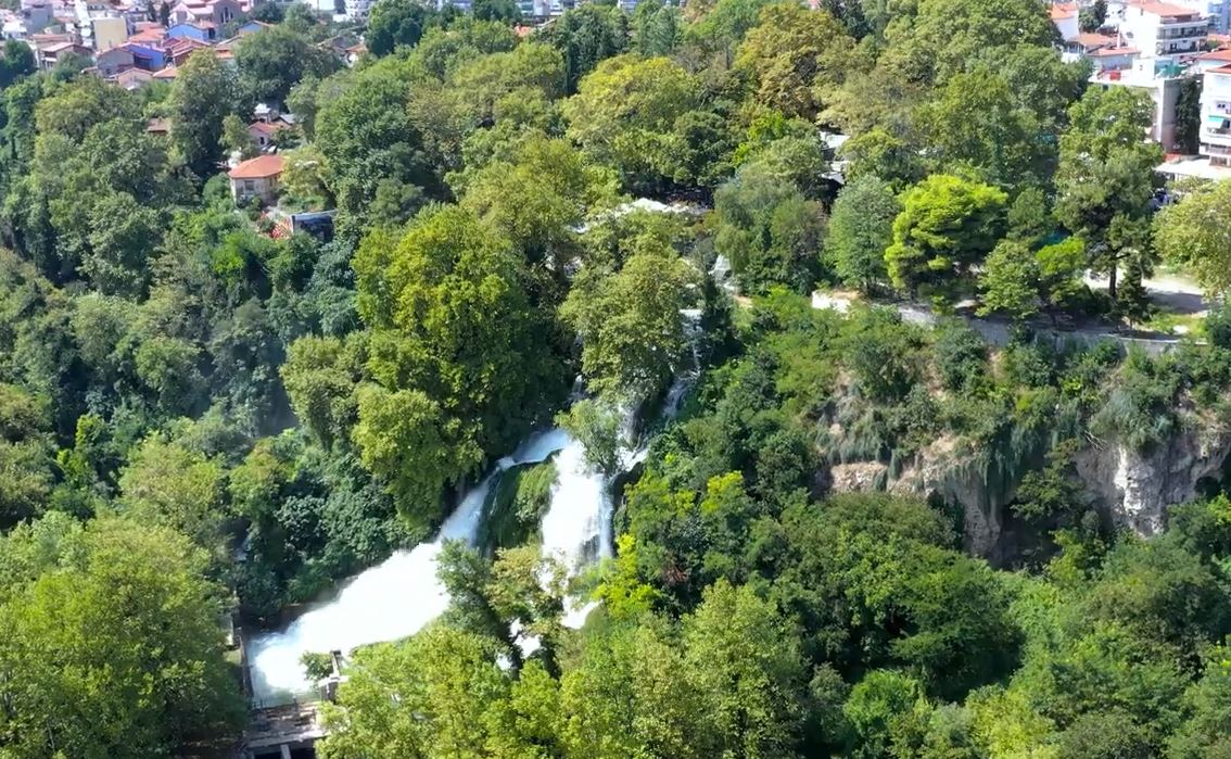 Εδεσσα: Καμάρι της πόλης οι 12 καταρράκτες της…