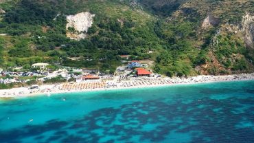 Πετανοί Κεφαλονιάς: Η παραλία που άφησε πίσω του ο σεισμός του 1953