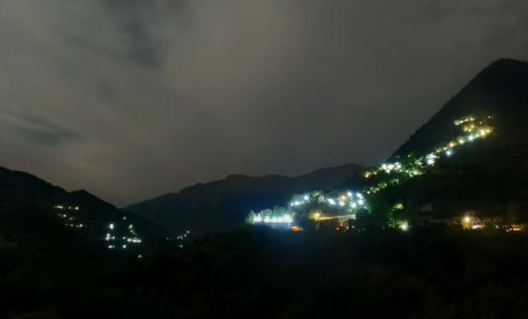 Πετρίλο Αργιθέας: Ενας «παράδεισος» μέσα στα έλατα…