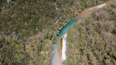 Εξόρμηση στον Βοϊδομάτη ποταμό, έναν από τους πιο καθαρούς της Ευρώπης (Vid)