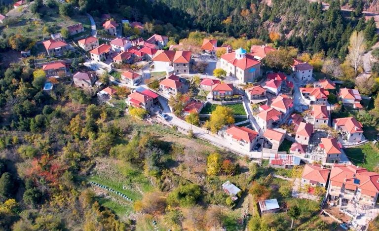 Χριστούγεννα στο χωριό: 7 υπέροχοι προορισμοί για τις εορταστικές διακοπές