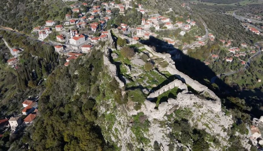Καρύταινα: Το μεσαιωνικό κάστρο – καμάρι του χωριού