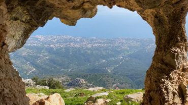 Δρακοντόσπηλος: Εκεί το μάτι φτάνει απ’ τη Χίο στη Μικρά Ασία