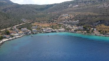 Λιμένι Λακωνίας: Μια παραδεισένια παραθαλάσσια λωρίδα στη Μάνη