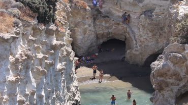 Μήλος – Παπάφραγκας: Μια παραλία… μινιατούρα, ένα θαύμα της φύσης!