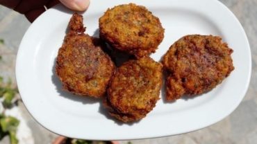 Τα ροδίτικα πιταρούδια που θα λατρέψεις να τρως