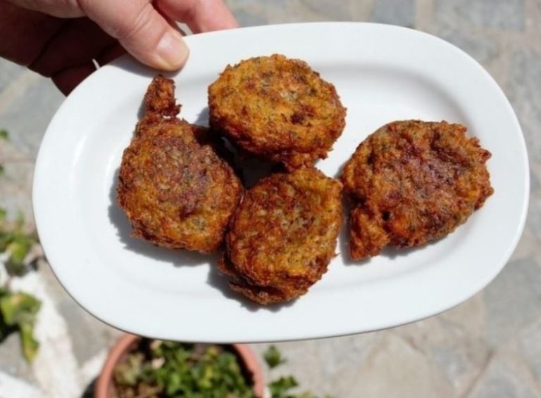 Τα ροδίτικα πιταρούδια που θα λατρέψεις να τρως