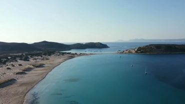 Ελαφόνησος: Απολαμβάνοντας τις εξωτικές παραλίες Σίμος και Σαρακήνικο