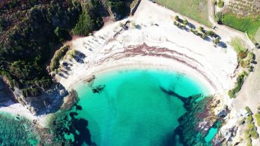 Χερόμυλος: Η παραλία… μύθος στις Πετριές Εύβοιας