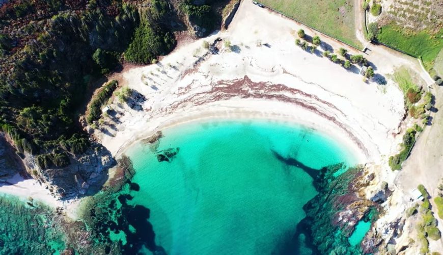 Χερόμυλος: Η παραλία… μύθος στις Πετριές Εύβοιας