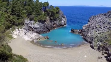 Εύβοια: Κρυφές και γνωστές παραλίες του νησιού σε ένα βίντεο