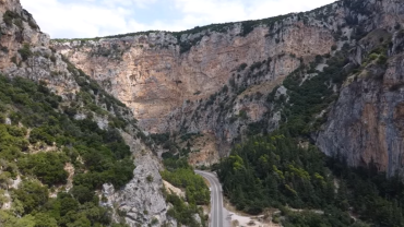 Το εντυπωσιακό φαράγγι της Κλεισούρας από ψηλά