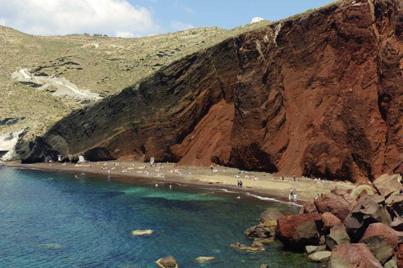 Σαντορίνη: Πανέμορφες ηφαιστειακές παραλίες για να επισκεφθείτε