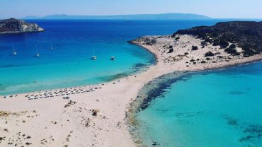 Σίμος και Σαρακήνικο: Οι δίδυμες πανέμορφες παραλίες στην Ελαφόνησο