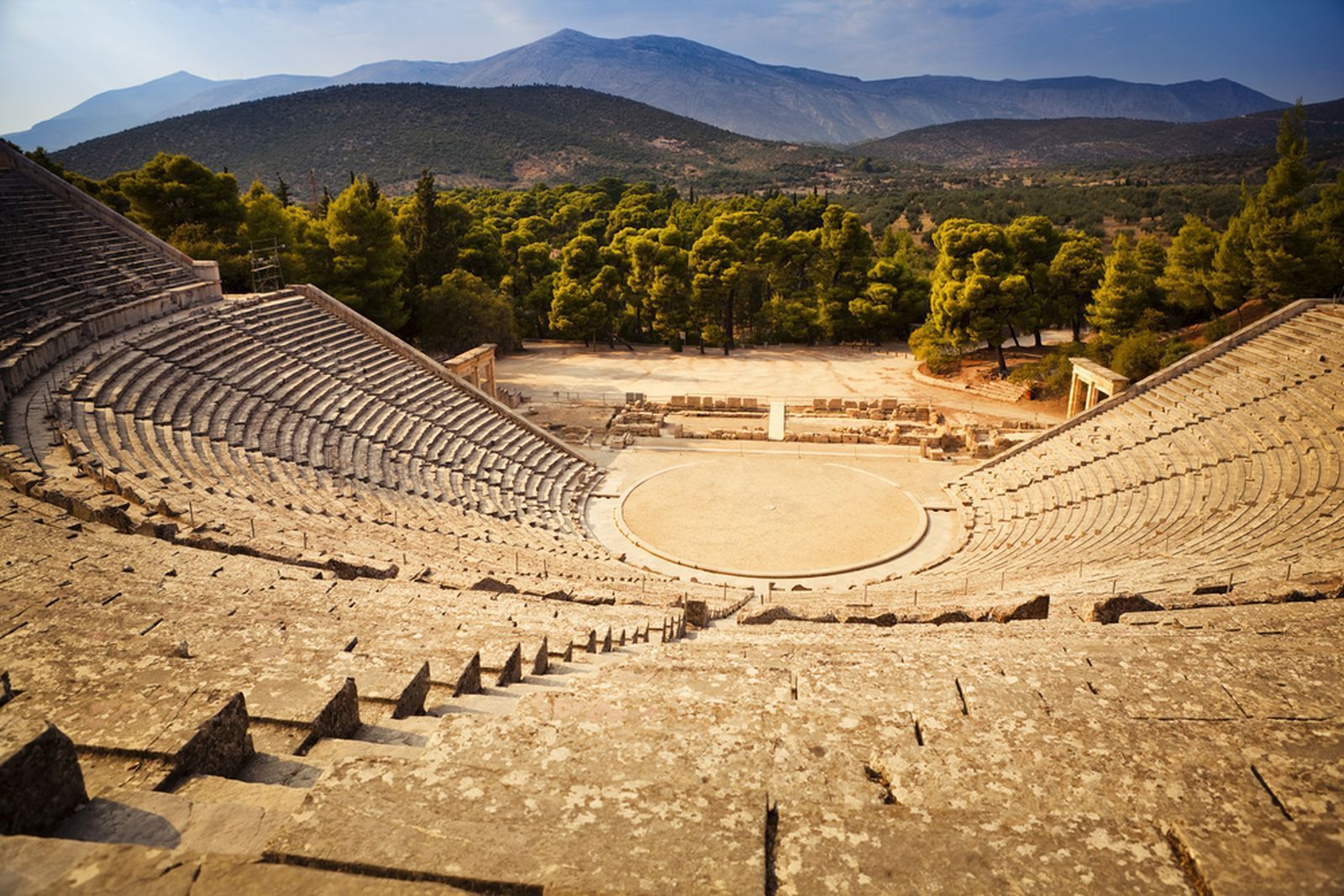Επίδαυρος: Ένας αρχαίος τόπος με πανέμορφες παραλίες και αξιοθέατα