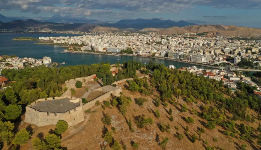 Κάστρο Καράμπαμπα: Ένα αξιοθέατο της Χαλκίδας που αξίζει να επισκεφθείτε