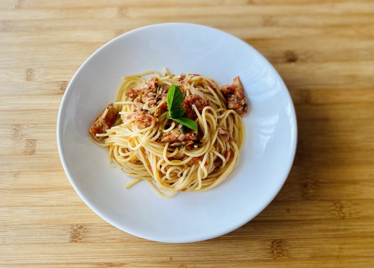 Μακαρονάδα με τόνο: Μια νόστιμη συνταγή από την Αλόννησο για να γλύφετε τα δάχτυλα σας