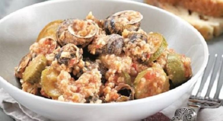 Χόντρο με χοχλιούς: Ένα κρητικό πιάτο που θα ξετρελαθείτε