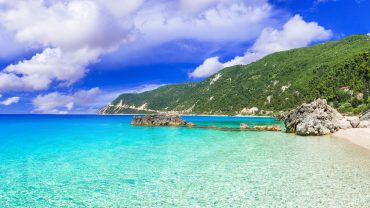 Άγιος Νικήτας: Το γραφικό χωριουδάκι… με τα καταγάλανα νερά!