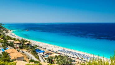 Παραλία Κάθισμα: Ο «πόλος έλξης» της Λευκάδας!