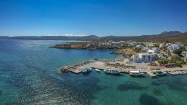 Κύθηρα: Υπέροχες παραλίες με φόντο… το γαλάζιο