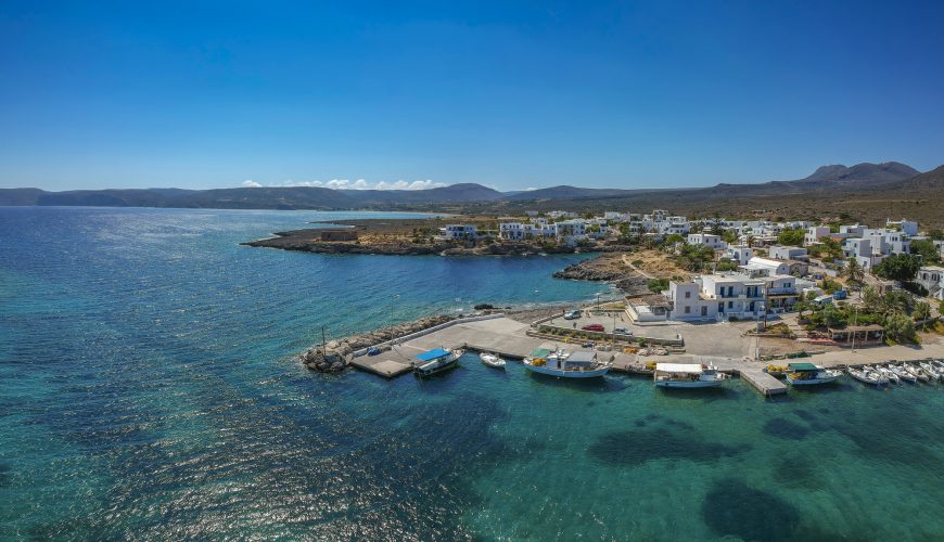 Κύθηρα: Υπέροχες παραλίες με φόντο… το γαλάζιο