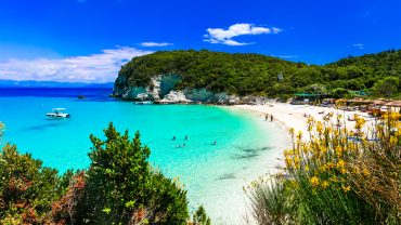 Βουτούμι: Μια παραλία που… θα σας «κλέψει» το μυαλό