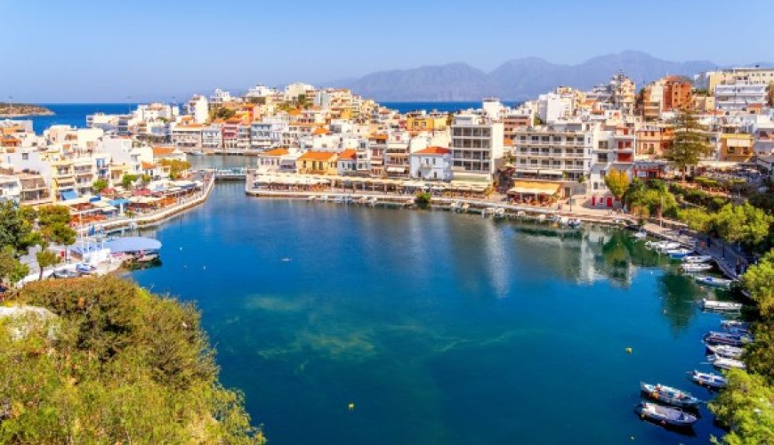 Άγιος Νικόλαος: Το γραφικό νησί της Κρήτης