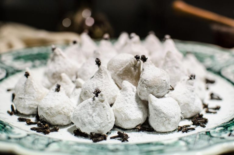 Αμυγδαλωτά: Ένα νόστιμο παραδοσιακό γλυκό της Άνδρου